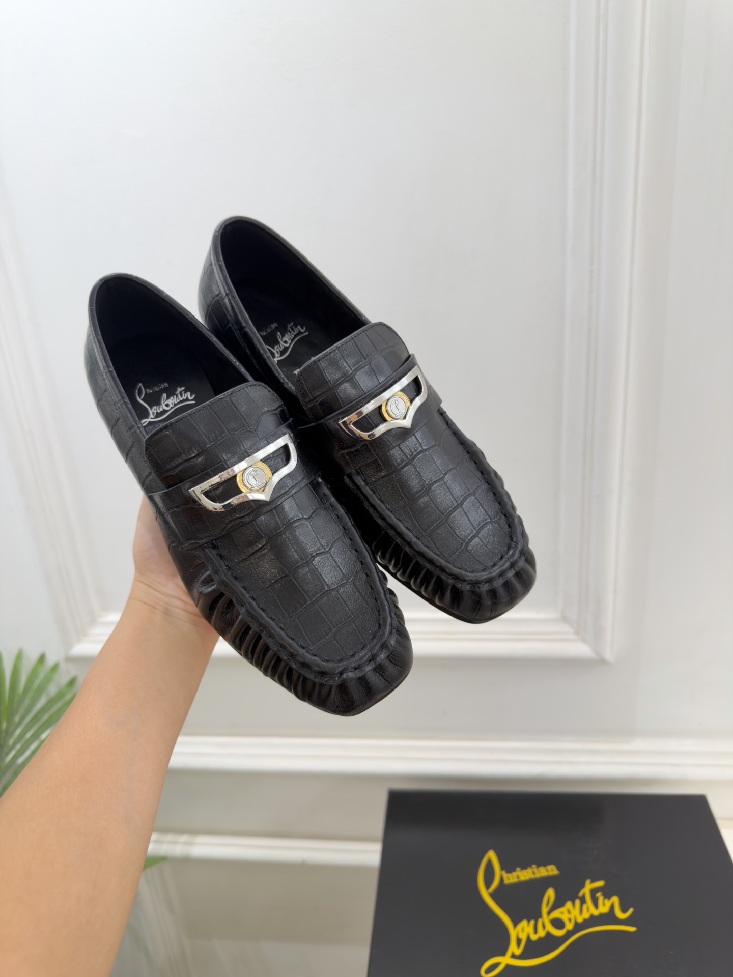 Christian Louboutin路铂廷 26ss ✨ 2026秋冬新品 CL复古褶皱情侣款乐福鞋 小皮鞋系列,顶级 Christian Louboutin路铂廷 26ss ✨ 2026秋冬新品 CL复古褶皱情侣款乐福鞋 小皮鞋系列,顶级