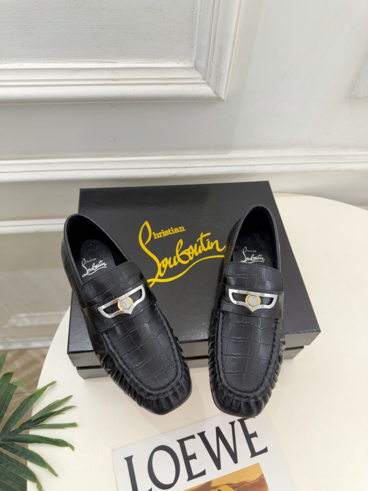 Christian Louboutin路铂廷 26ss ✨ 2026秋冬新品 CL复古褶皱情侣款乐福鞋 小皮鞋系列,顶级 Christian Louboutin路铂廷 26ss ✨ 2026秋冬新品 CL复古褶皱情侣款乐福鞋 小皮鞋系列,顶级