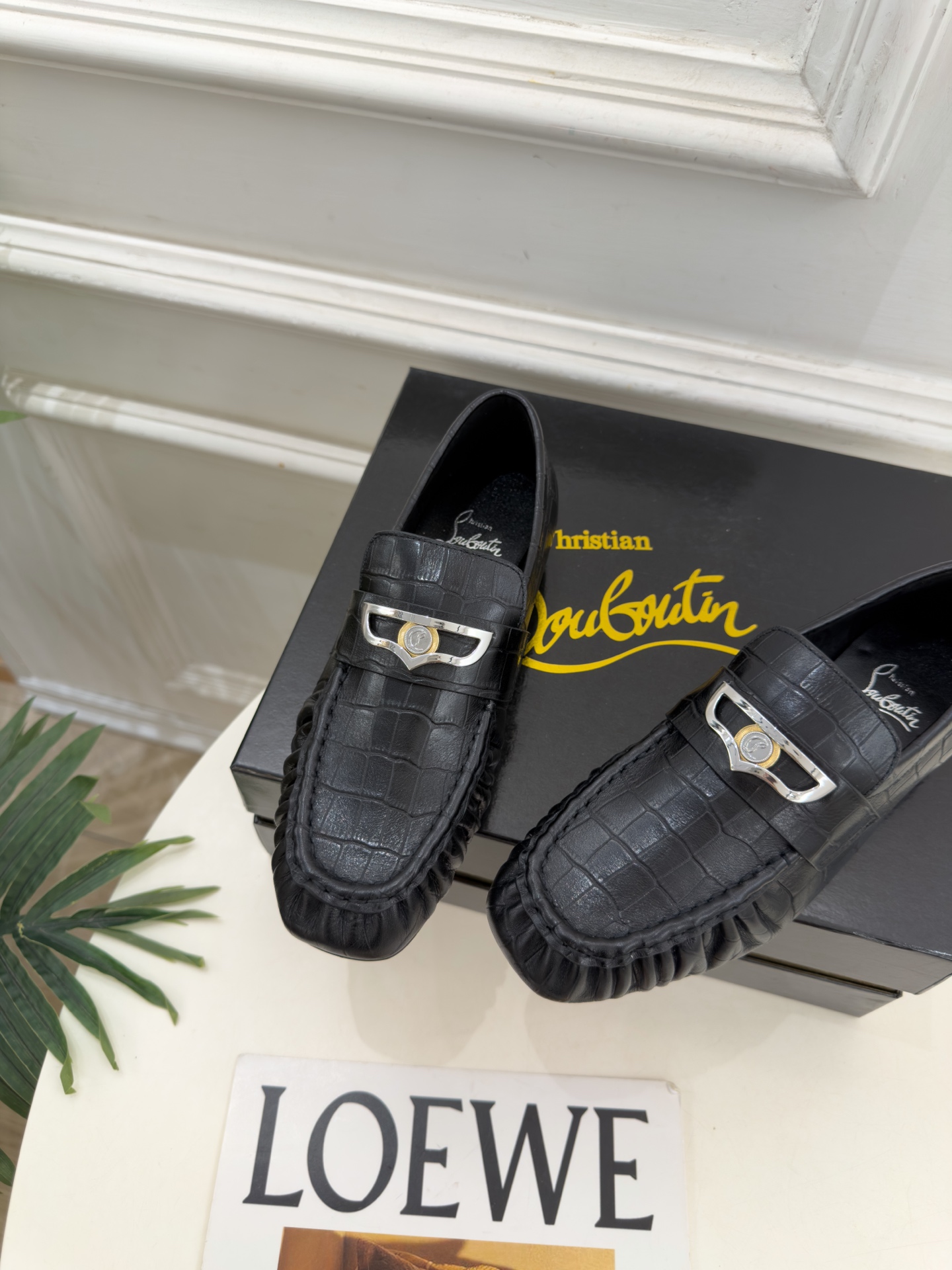 Christian Louboutin路铂廷 26ss ✨ 2026秋冬新品 CL复古褶皱情侣款乐福鞋 小皮鞋系列,顶级 Christian Louboutin路铂廷 26ss ✨ 2026秋冬新品 CL复古褶皱情侣款乐福鞋 小皮鞋系列,顶级