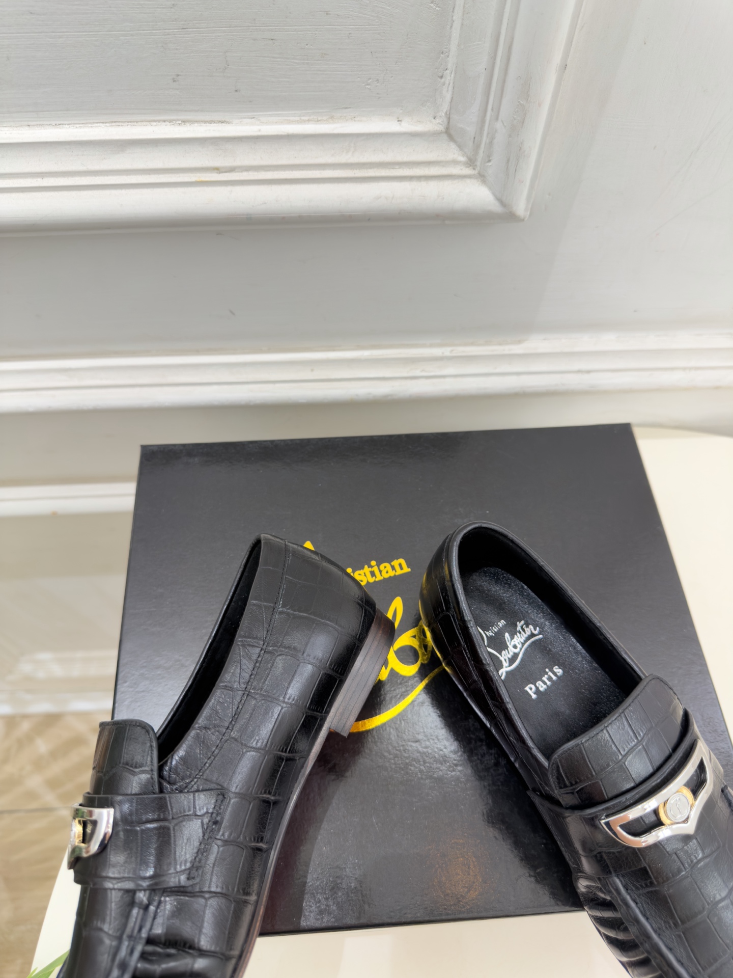 Christian Louboutin路铂廷 26ss ✨ 2026秋冬新品 CL复古褶皱情侣款乐福鞋 小皮鞋系列,顶级 Christian Louboutin路铂廷 26ss ✨ 2026秋冬新品 CL复古褶皱情侣款乐福鞋 小皮鞋系列,顶级