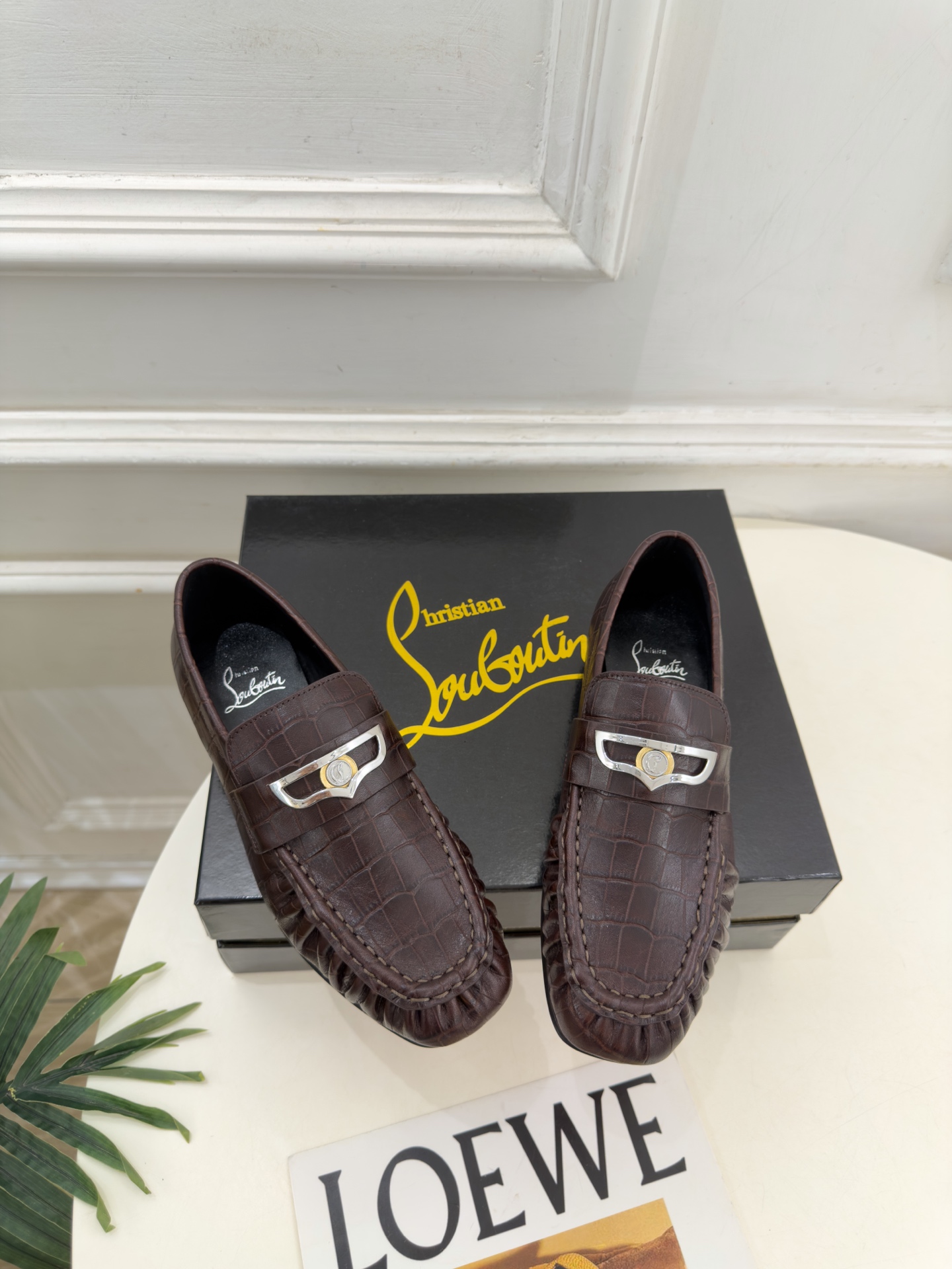 Christian Louboutin路铂廷 26ss ✨ 2026秋冬新品 CL复古褶皱情侣款乐福鞋 小皮鞋系列,顶级 Christian Louboutin路铂廷 26ss ✨ 2026秋冬新品 CL复古褶皱情侣款乐福鞋 小皮鞋系列,顶级