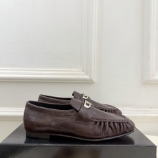 Christian Louboutin路铂廷 26ss ✨ 2026秋冬新品 CL复古褶皱情侣款乐福鞋 小皮鞋系列,顶级 Christian Louboutin路铂廷 26ss ✨ 2026秋冬新品 CL复古褶皱情侣款乐福鞋 小皮鞋系列,顶级