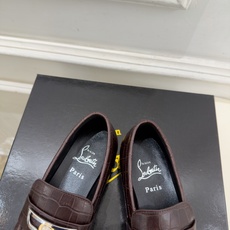 Christian Louboutin路铂廷 26ss ✨ 2026秋冬新品 CL复古褶皱情侣款乐福鞋 小皮鞋系列,顶级 Christian Louboutin路铂廷 26ss ✨ 2026秋冬新品 CL复古褶皱情侣款乐福鞋 小皮鞋系列,顶级