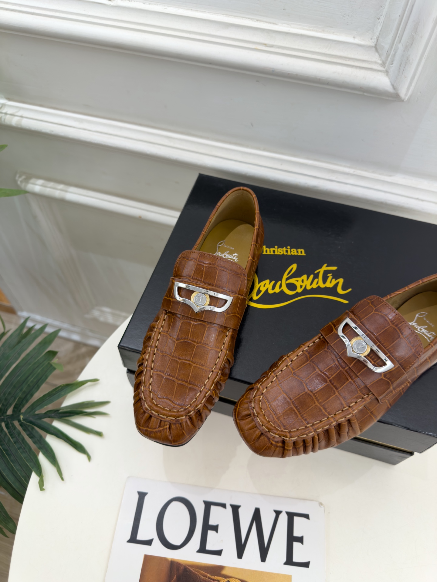 Christian Louboutin路铂廷 26ss ✨ 2026秋冬新品 CL复古褶皱情侣款乐福鞋 小皮鞋系列,顶级 Christian Louboutin路铂廷 26ss ✨ 2026秋冬新品 CL复古褶皱情侣款乐福鞋 小皮鞋系列,顶级