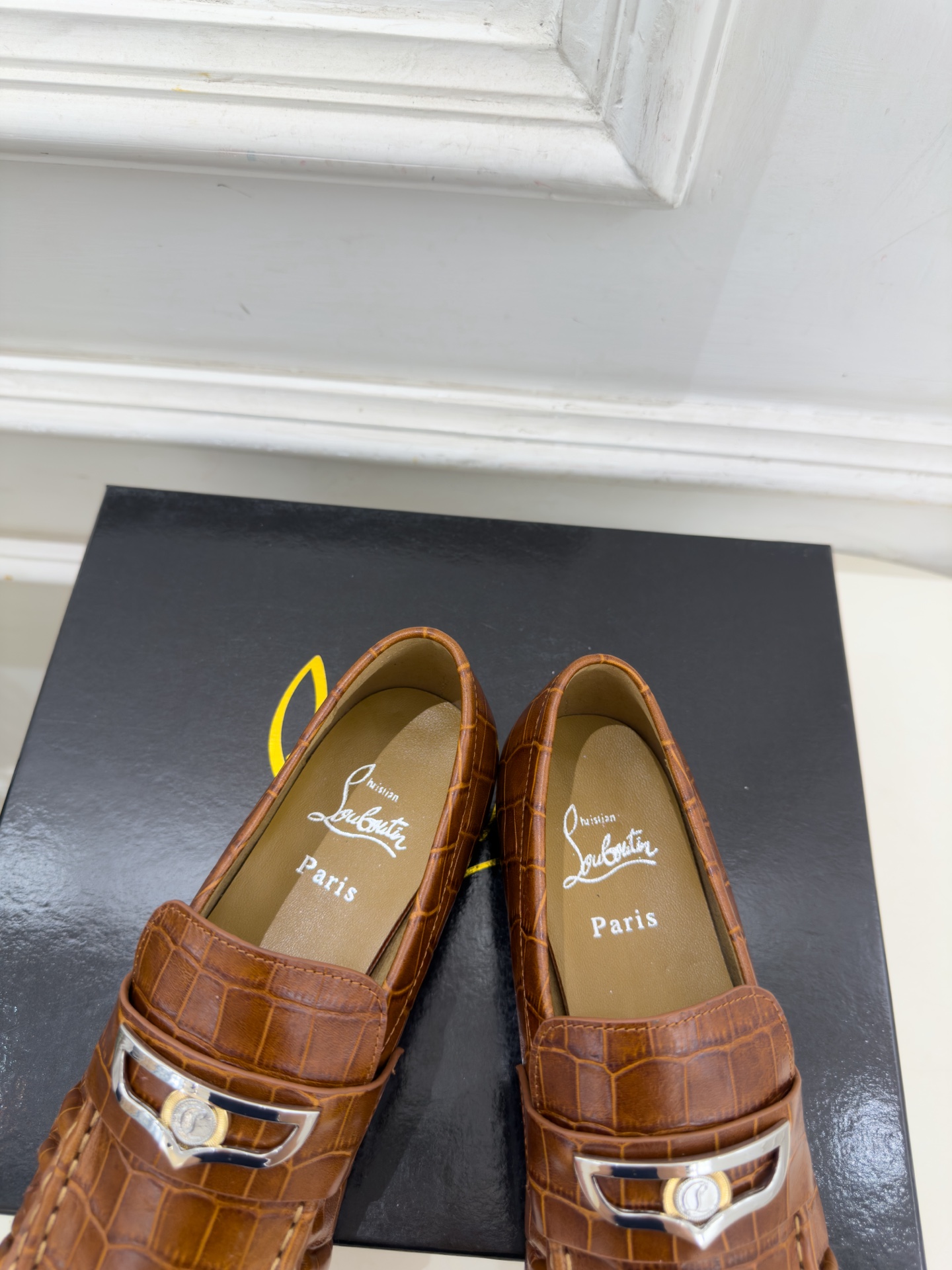 Christian Louboutin路铂廷 26ss ✨ 2026秋冬新品 CL复古褶皱情侣款乐福鞋 小皮鞋系列,顶级 Christian Louboutin路铂廷 26ss ✨ 2026秋冬新品 CL复古褶皱情侣款乐福鞋 小皮鞋系列,顶级