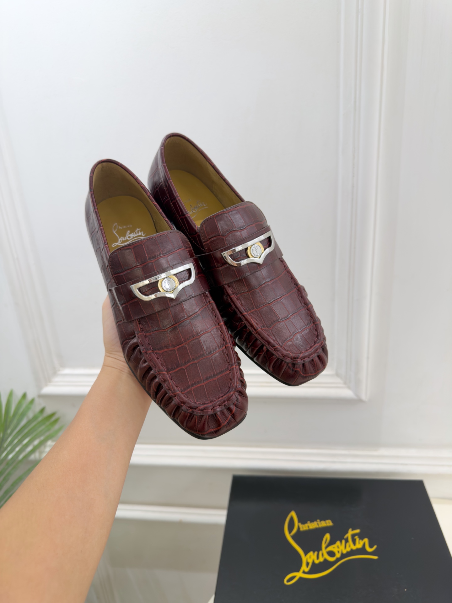 Christian Louboutin路铂廷 26ss ✨ 2026秋冬新品 CL复古褶皱情侣款乐福鞋 小皮鞋系列，顶级