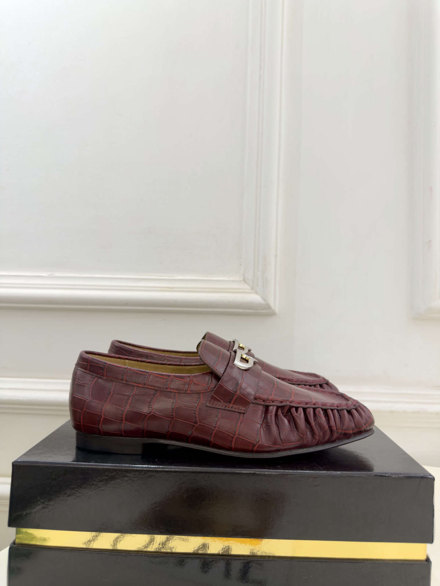 Christian Louboutin路铂廷 26ss ✨ 2026秋冬新品 CL复古褶皱情侣款乐福鞋 小皮鞋系列，顶级