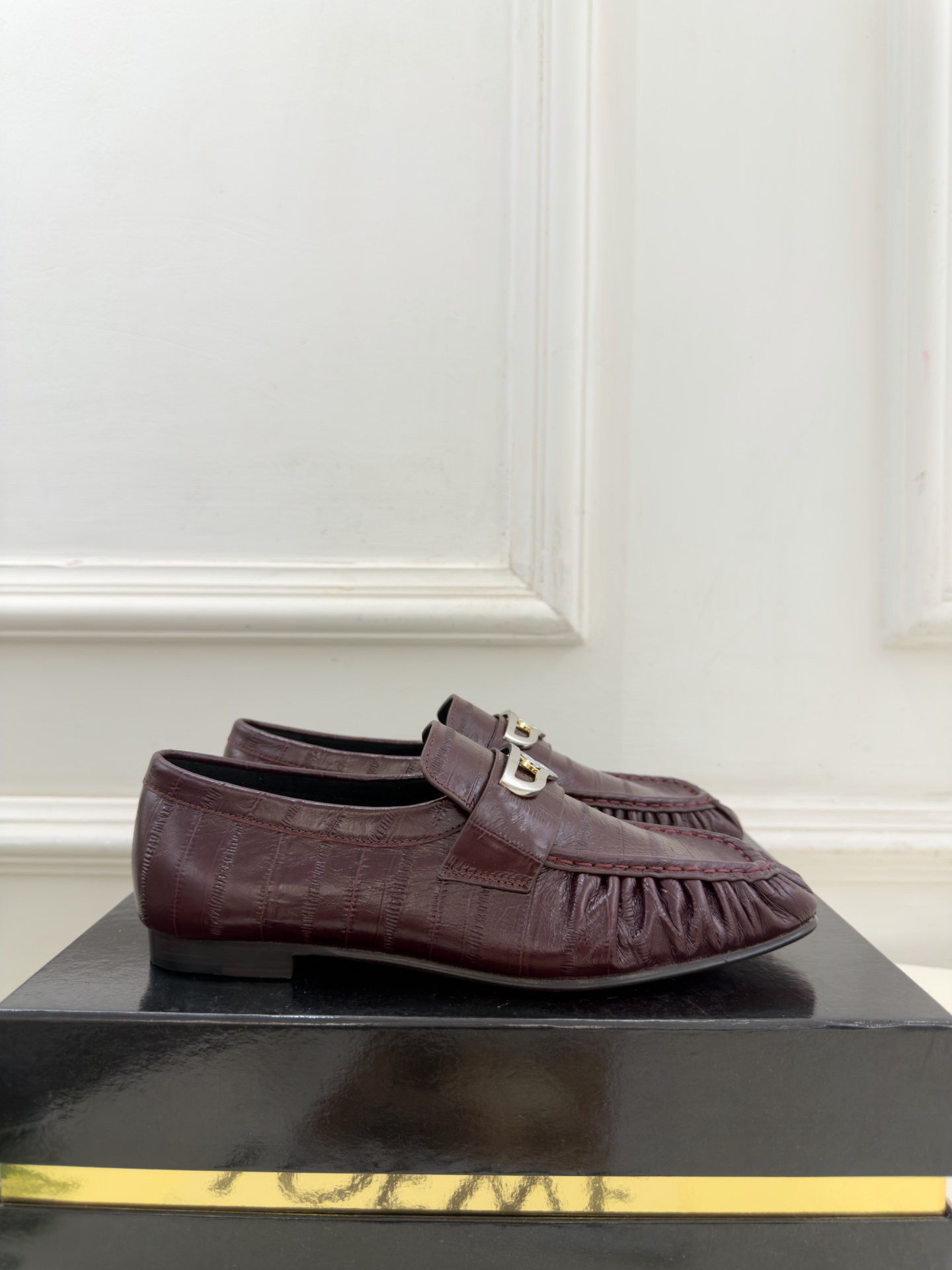 Christian Louboutin路铂廷 26ss ✨ 2026秋冬新品 CL复古褶皱情侣款乐福鞋 小皮鞋系列，顶级