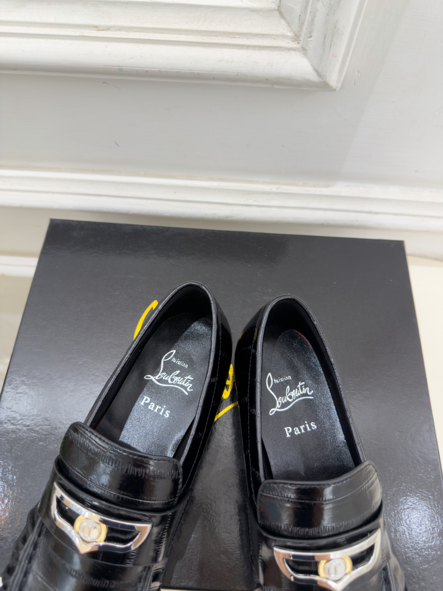 Christian Louboutin路铂廷 26ss ✨ 2026秋冬新品 CL复古褶皱情侣款乐福鞋 小皮鞋系列,顶级 Christian Louboutin路铂廷 26ss ✨ 2026秋冬新品 CL复古褶皱情侣款乐福鞋 小皮鞋系列,顶级
