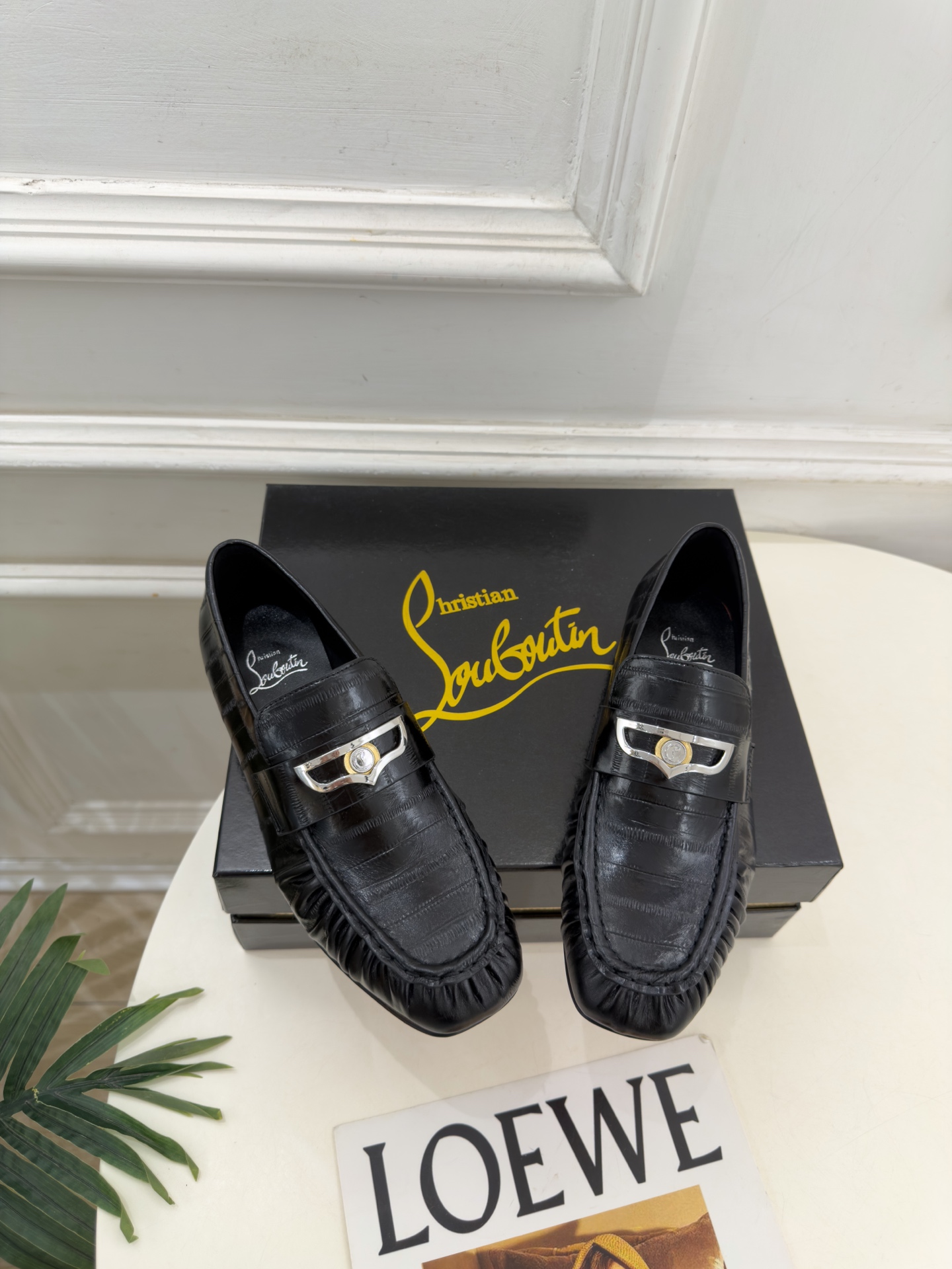 Christian Louboutin路铂廷 26ss ✨ 2026秋冬新品 CL复古褶皱情侣款乐福鞋 小皮鞋系列,顶级 Christian Louboutin路铂廷 26ss ✨ 2026秋冬新品 CL复古褶皱情侣款乐福鞋 小皮鞋系列,顶级