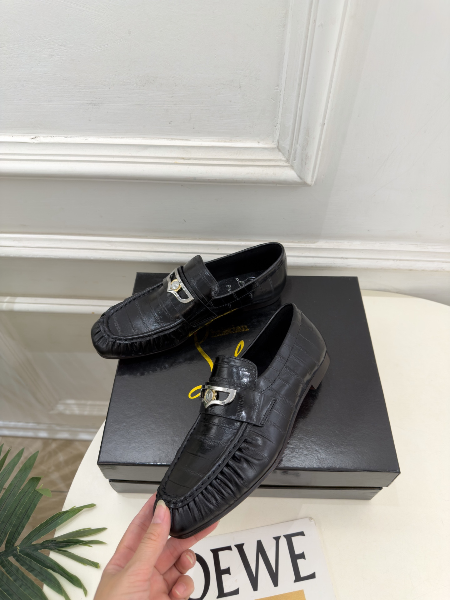 Christian Louboutin路铂廷 26ss ✨ 2026秋冬新品 CL复古褶皱情侣款乐福鞋 小皮鞋系列,顶级 Christian Louboutin路铂廷 26ss ✨ 2026秋冬新品 CL复古褶皱情侣款乐福鞋 小皮鞋系列,顶级