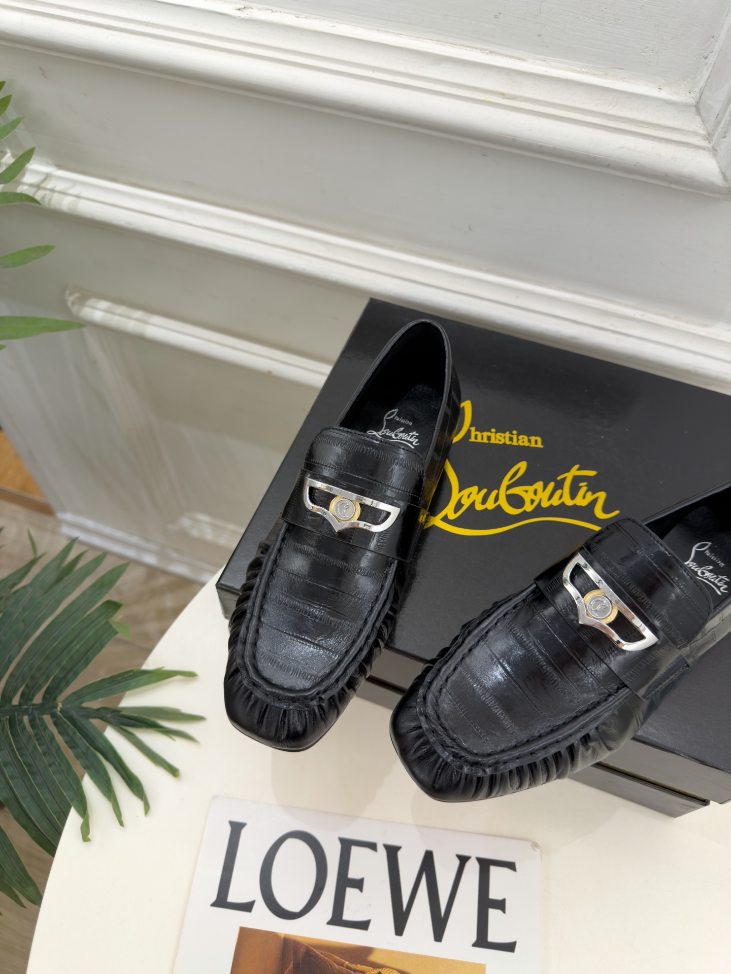 Christian Louboutin路铂廷 26ss ✨ 2026秋冬新品 CL复古褶皱情侣款乐福鞋 小皮鞋系列,顶级 Christian Louboutin路铂廷 26ss ✨ 2026秋冬新品 CL复古褶皱情侣款乐福鞋 小皮鞋系列,顶级