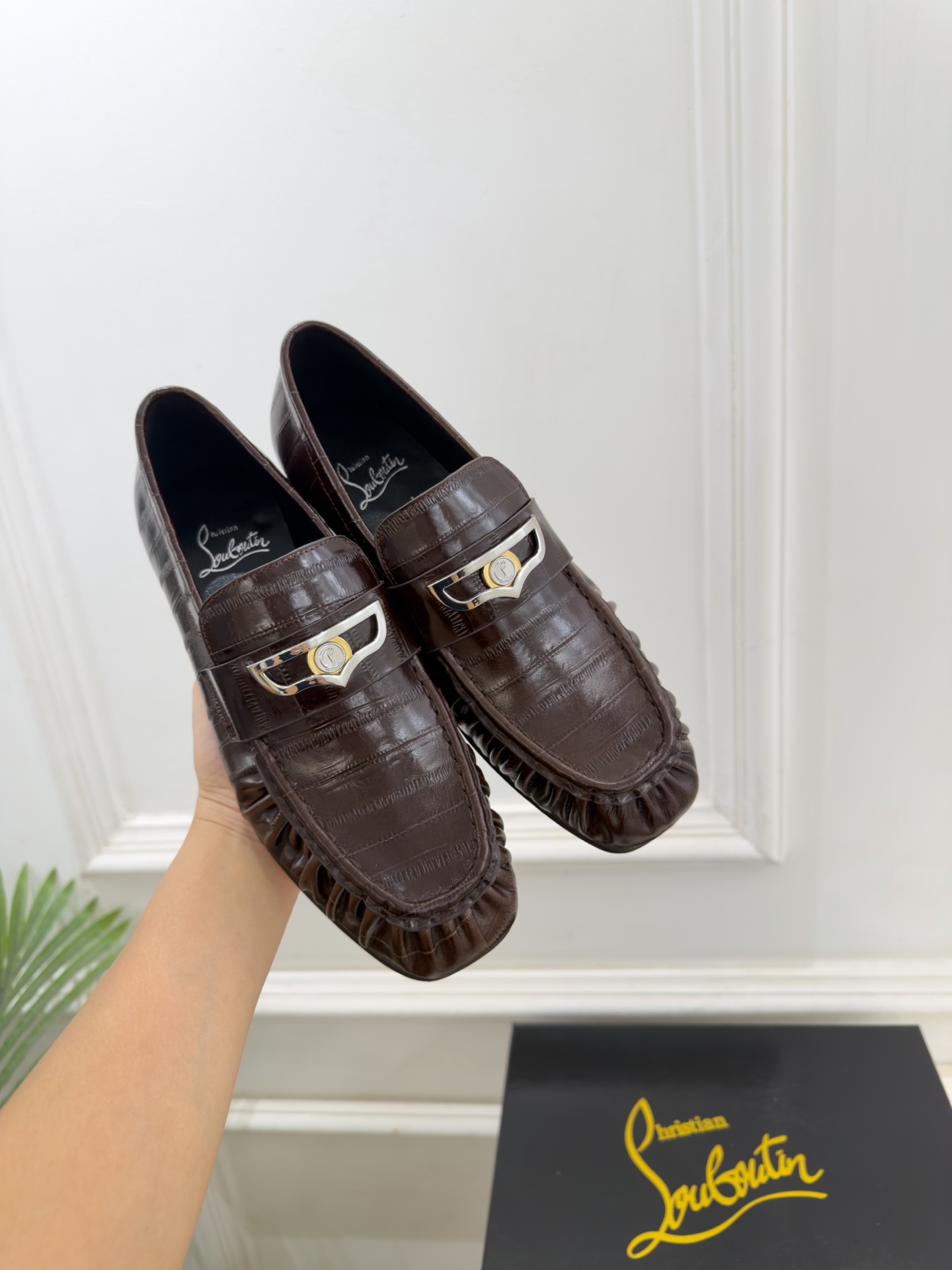Christian Louboutin路铂廷 26ss ✨ 2026秋冬新品 CL复古褶皱情侣款乐福鞋 小皮鞋系列，顶级