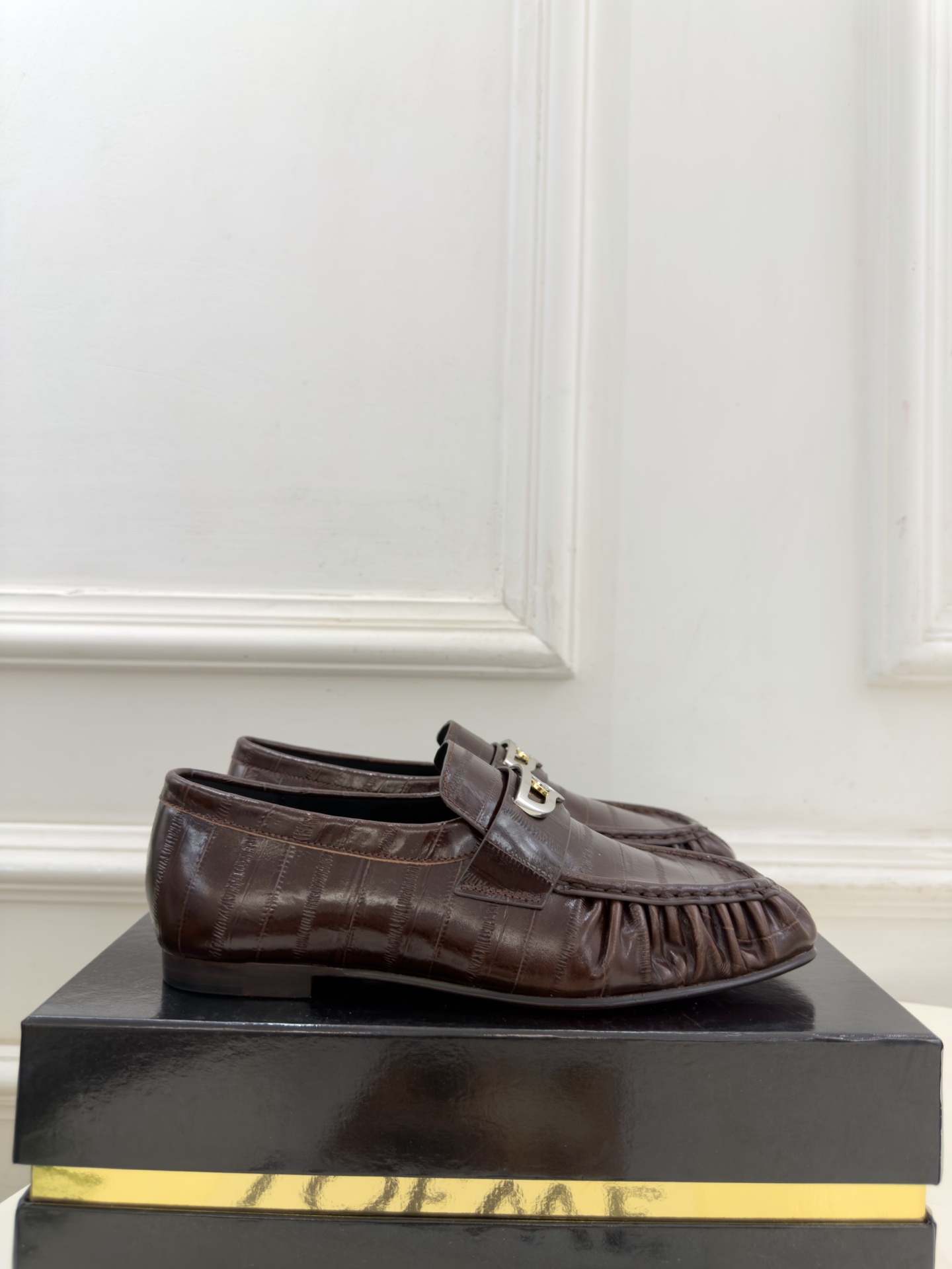 Christian Louboutin路铂廷 26ss ✨ 2026秋冬新品 CL复古褶皱情侣款乐福鞋 小皮鞋系列，顶级