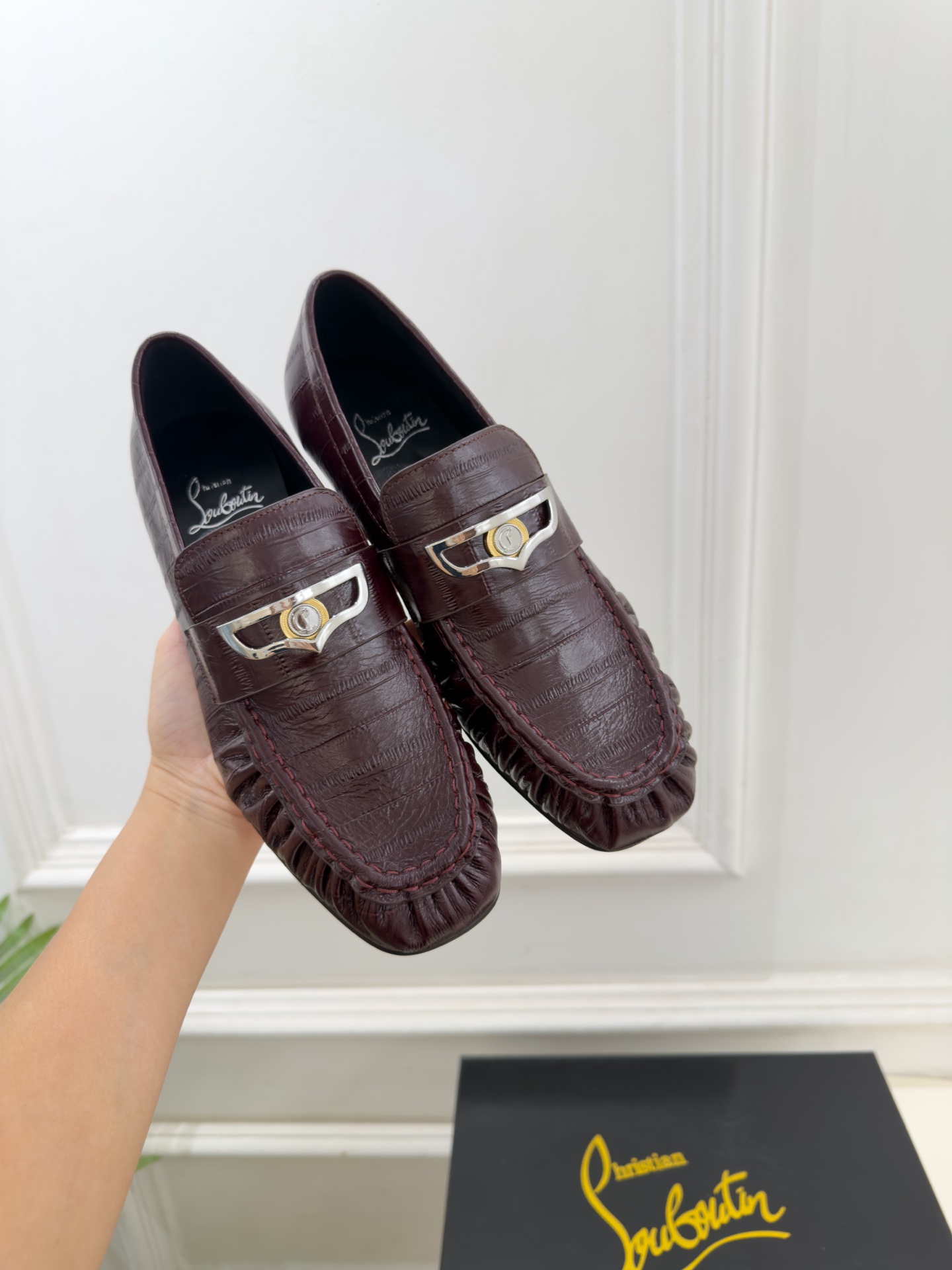 Christian Louboutin路铂廷 26ss ✨ 2026秋冬新品 CL复古褶皱情侣款乐福鞋 小皮鞋系列，顶级