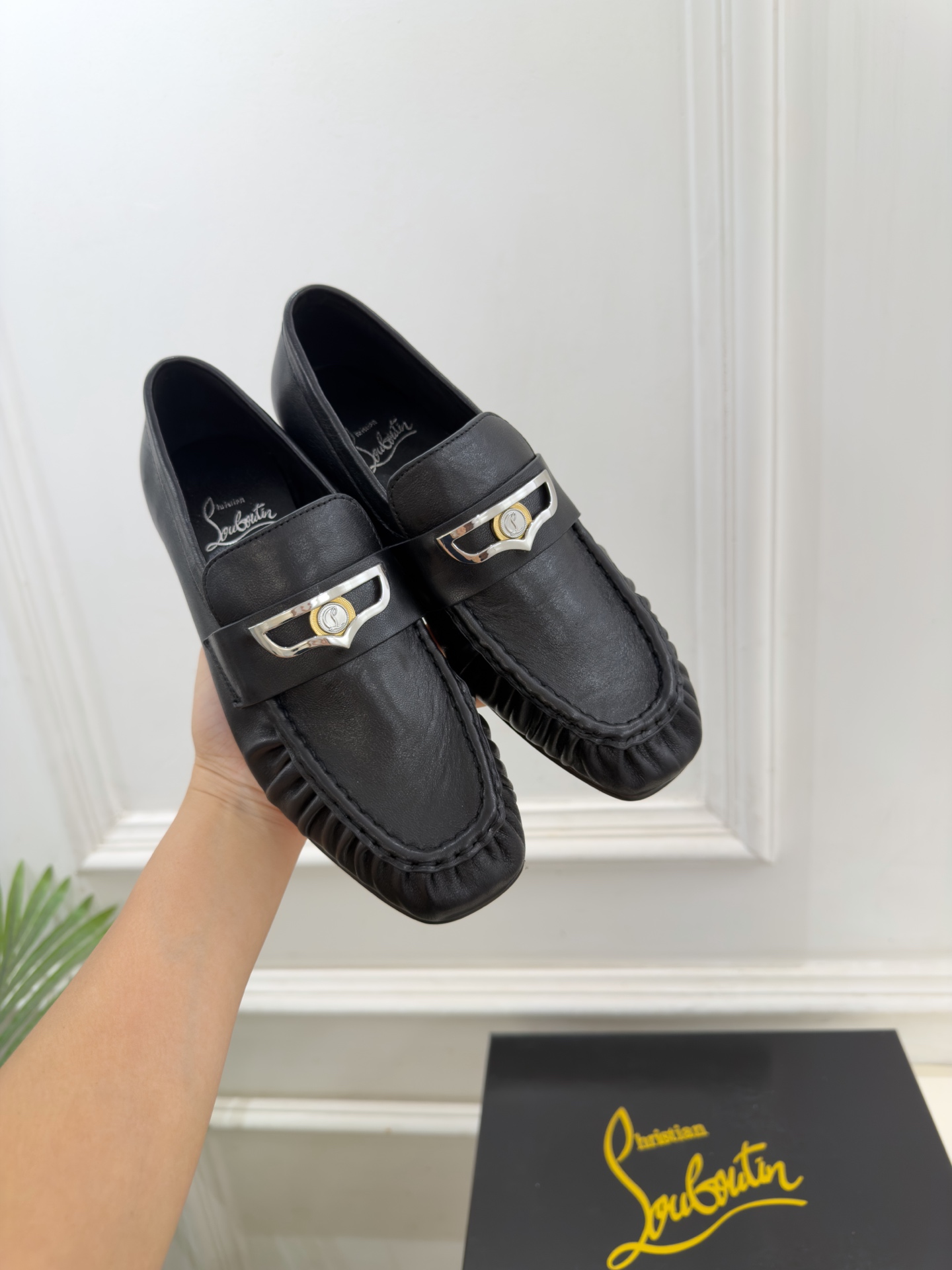 Christian Louboutin路铂廷 26ss ✨ 2026秋冬新品 CL复古褶皱情侣款乐福鞋 小皮鞋系列，顶级