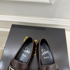 Christian Louboutin路铂廷 26ss ✨ 2026秋冬新品 CL复古褶皱情侣款乐福鞋 小皮鞋系列,顶级 Christian Louboutin路铂廷 26ss ✨ 2026秋冬新品 CL复古褶皱情侣款乐福鞋 小皮鞋系列,顶级