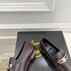 Christian Louboutin路铂廷 26ss ✨ 2026秋冬新品 CL复古褶皱情侣款乐福鞋 小皮鞋系列,顶级 Christian Louboutin路铂廷 26ss ✨ 2026秋冬新品 CL复古褶皱情侣款乐福鞋 小皮鞋系列,顶级
