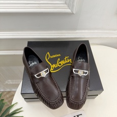 Christian Louboutin路铂廷 26ss ✨ 2026秋冬新品 CL复古褶皱情侣款乐福鞋 小皮鞋系列,顶级 Christian Louboutin路铂廷 26ss ✨ 2026秋冬新品 CL复古褶皱情侣款乐福鞋 小皮鞋系列,顶级