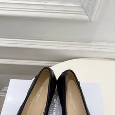 Maison Margiela· 马吉拉26𝐬𝐬 2026秋冬新品 MM6分趾褶皱内增高芭蕾鞋———————— MM6 Maison Margiela· 马吉拉26𝐬𝐬 2026秋冬新品 MM6分趾褶皱内增高芭蕾鞋———————— MM6
