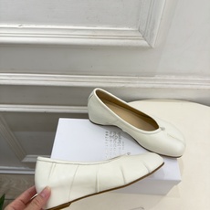 Maison Margiela· 马吉拉26𝐬𝐬 2026秋冬新品 MM6分趾褶皱内增高芭蕾鞋———————— MM6 Maison Margiela· 马吉拉26𝐬𝐬 2026秋冬新品 MM6分趾褶皱内增高芭蕾鞋———————— MM6