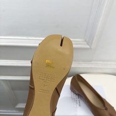 Maison Margiela· 马吉拉26𝐬𝐬 2026秋冬新品 MM6分趾褶皱内增高芭蕾鞋———————— MM6 Maison Margiela· 马吉拉26𝐬𝐬 2026秋冬新品 MM6分趾褶皱内增高芭蕾鞋———————— MM6