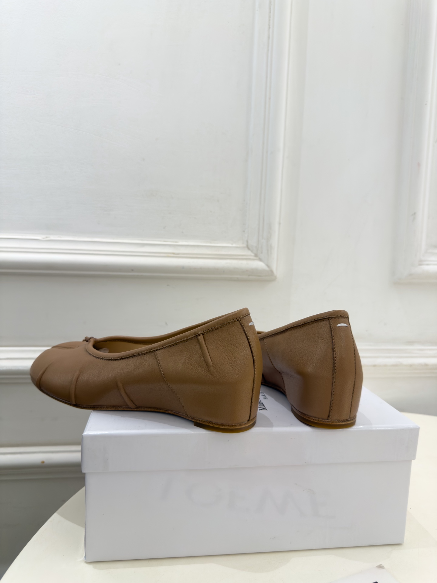 Maison Margiela· 马吉拉26𝐬𝐬 2026秋冬新品 MM6分趾褶皱内增高芭蕾鞋———————— MM6 Maison Margiela· 马吉拉26𝐬𝐬 2026秋冬新品 MM6分趾褶皱内增高芭蕾鞋———————— MM6