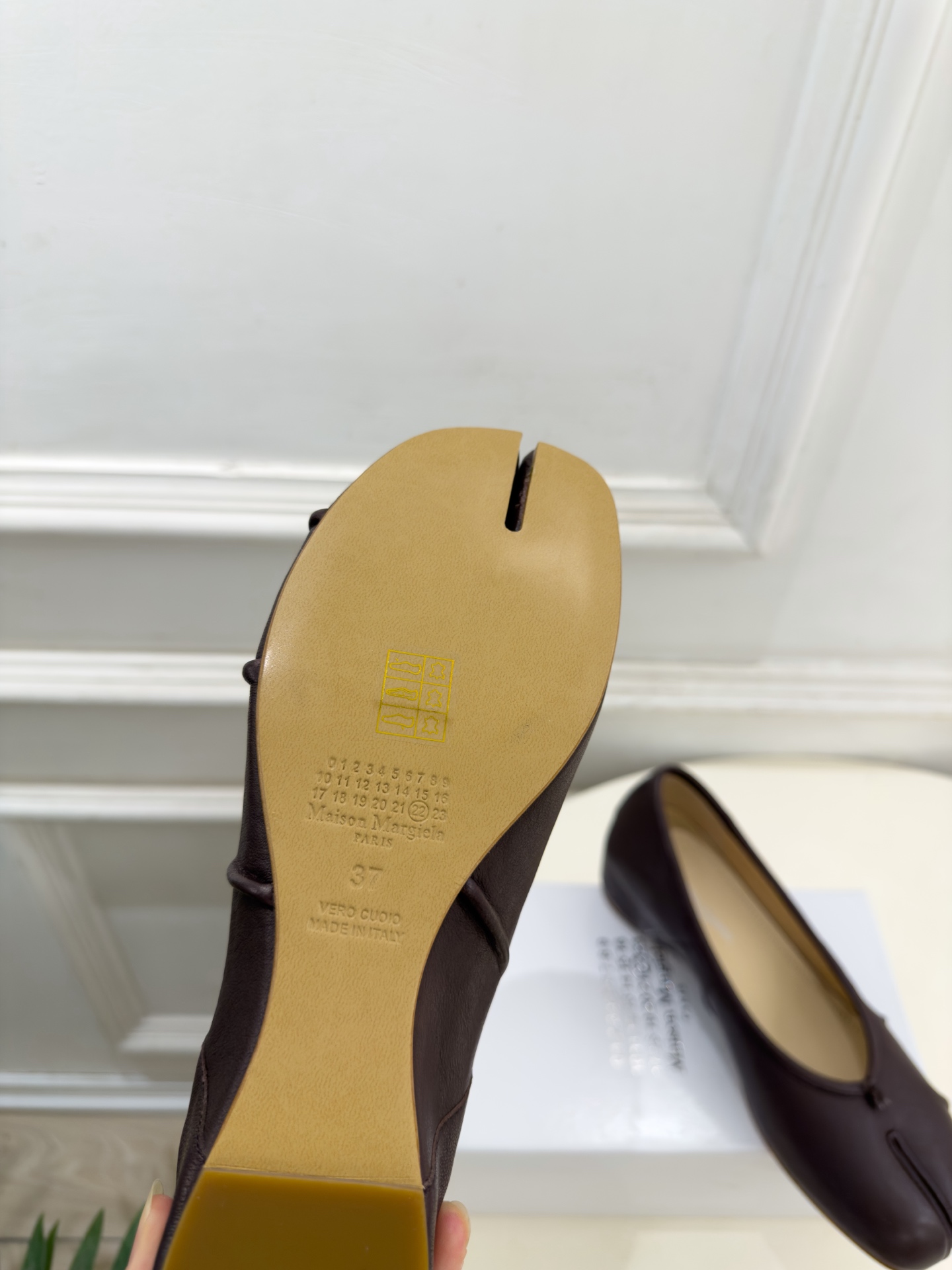 Maison Margiela· 马吉拉26𝐬𝐬  2026秋冬新品 MM6分趾褶皱内增高芭蕾鞋———————— MM6