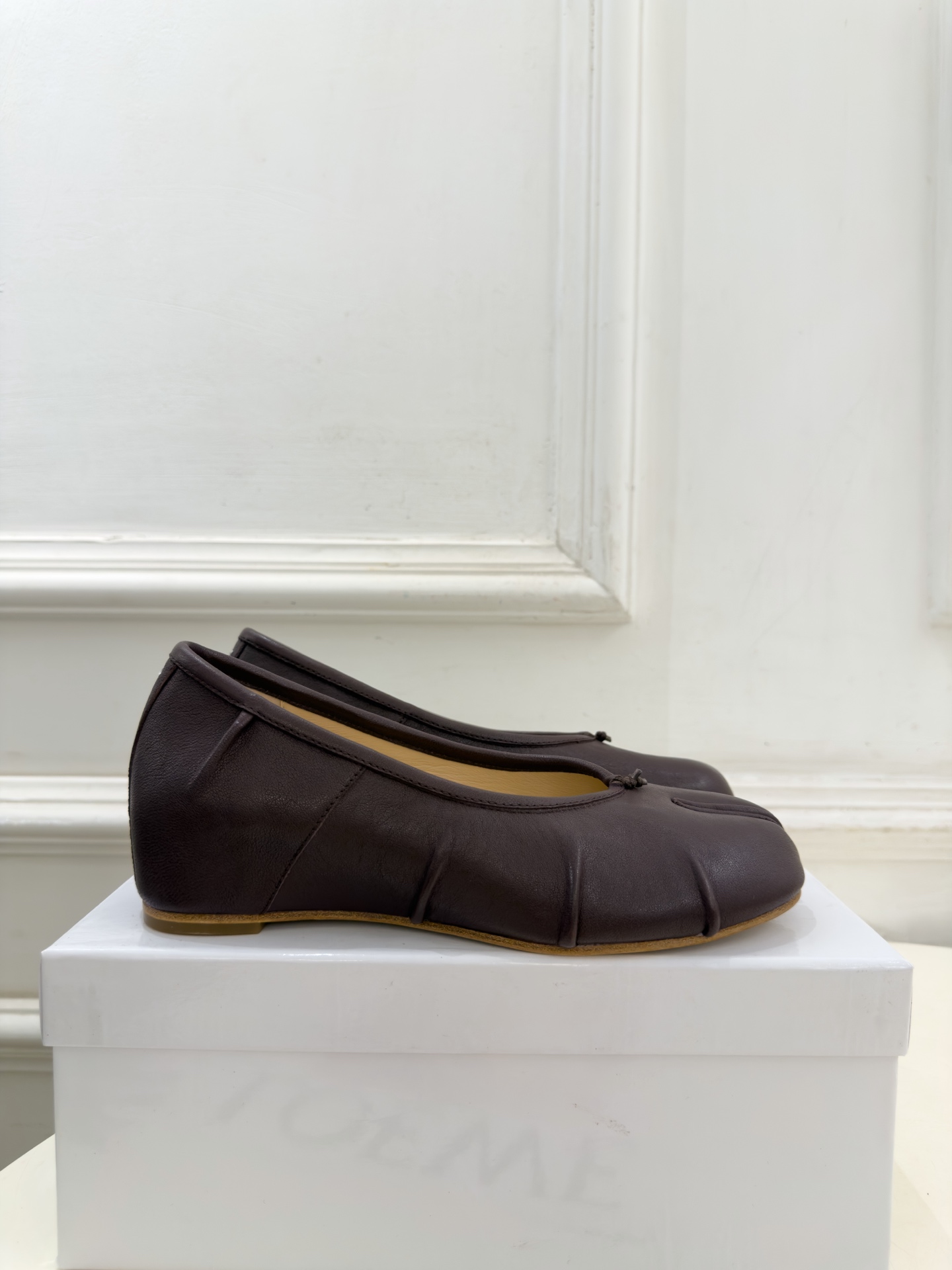 Maison Margiela· 马吉拉26𝐬𝐬  2026秋冬新品 MM6分趾褶皱内增高芭蕾鞋———————— MM6
