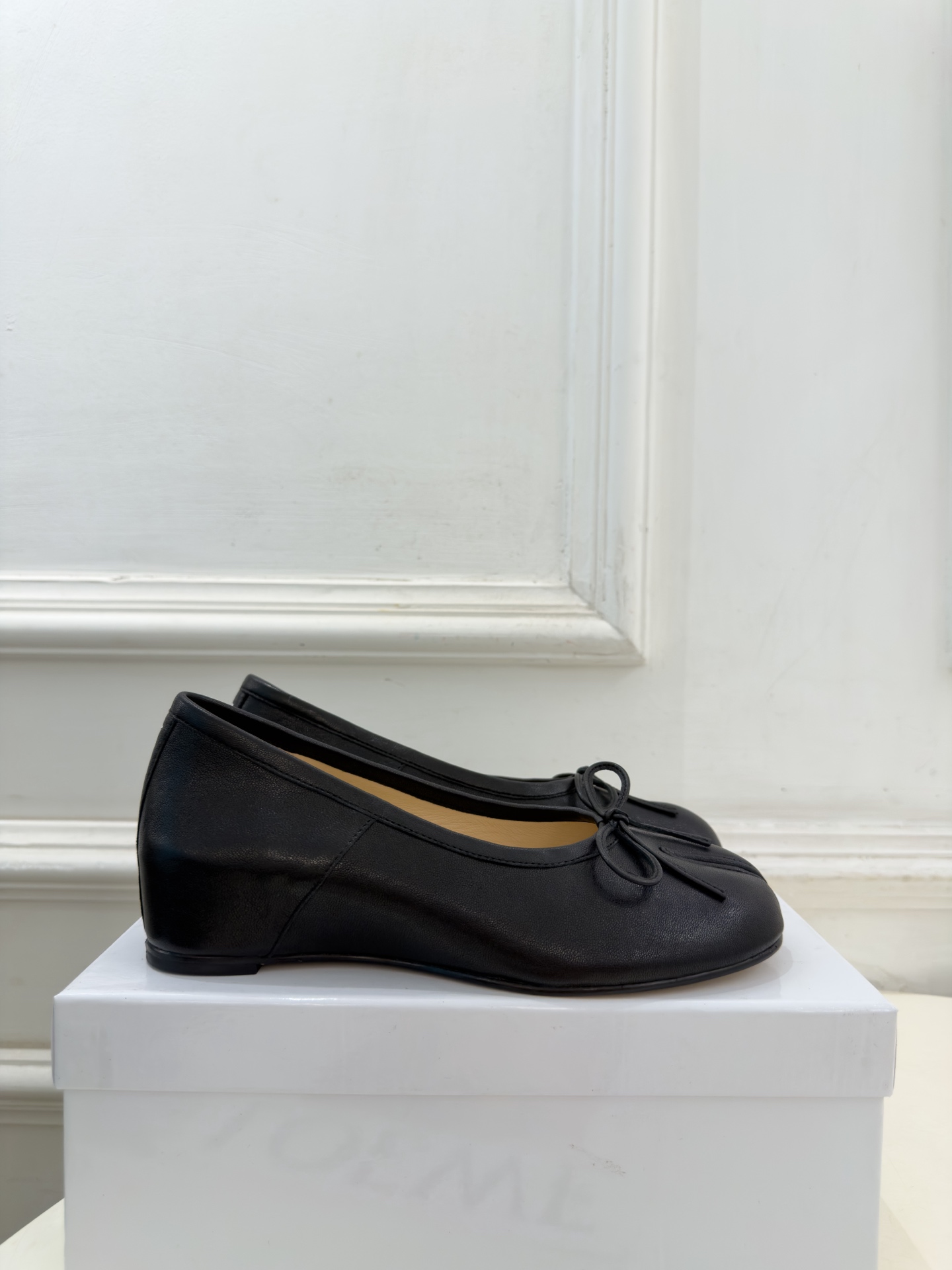Maison Margiela· 马吉拉26𝐬𝐬  2026秋冬新品 MM6分趾蝴蝶结内增高芭蕾鞋———————— MM