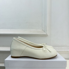 Maison Margiela· 马吉拉26𝐬𝐬 2026秋冬新品 MM6分趾蝴蝶结内增高芭蕾鞋———————— MM Maison Margiela· 马吉拉26𝐬𝐬 2026秋冬新品 MM6分趾蝴蝶结内增高芭蕾鞋———————— MM