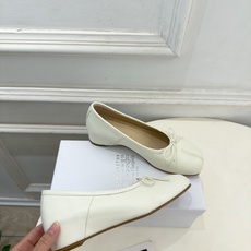 Maison Margiela· 马吉拉26𝐬𝐬 2026秋冬新品 MM6分趾蝴蝶结内增高芭蕾鞋———————— MM Maison Margiela· 马吉拉26𝐬𝐬 2026秋冬新品 MM6分趾蝴蝶结内增高芭蕾鞋———————— MM