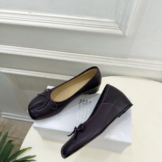 Maison Margiela· 马吉拉26𝐬𝐬 2026秋冬新品 MM6分趾蝴蝶结内增高芭蕾鞋———————— MM Maison Margiela· 马吉拉26𝐬𝐬 2026秋冬新品 MM6分趾蝴蝶结内增高芭蕾鞋———————— MM