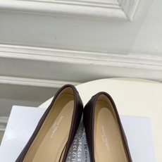 Maison Margiela· 马吉拉26𝐬𝐬 2026秋冬新品 MM6分趾蝴蝶结内增高芭蕾鞋———————— MM Maison Margiela· 马吉拉26𝐬𝐬 2026秋冬新品 MM6分趾蝴蝶结内增高芭蕾鞋———————— MM