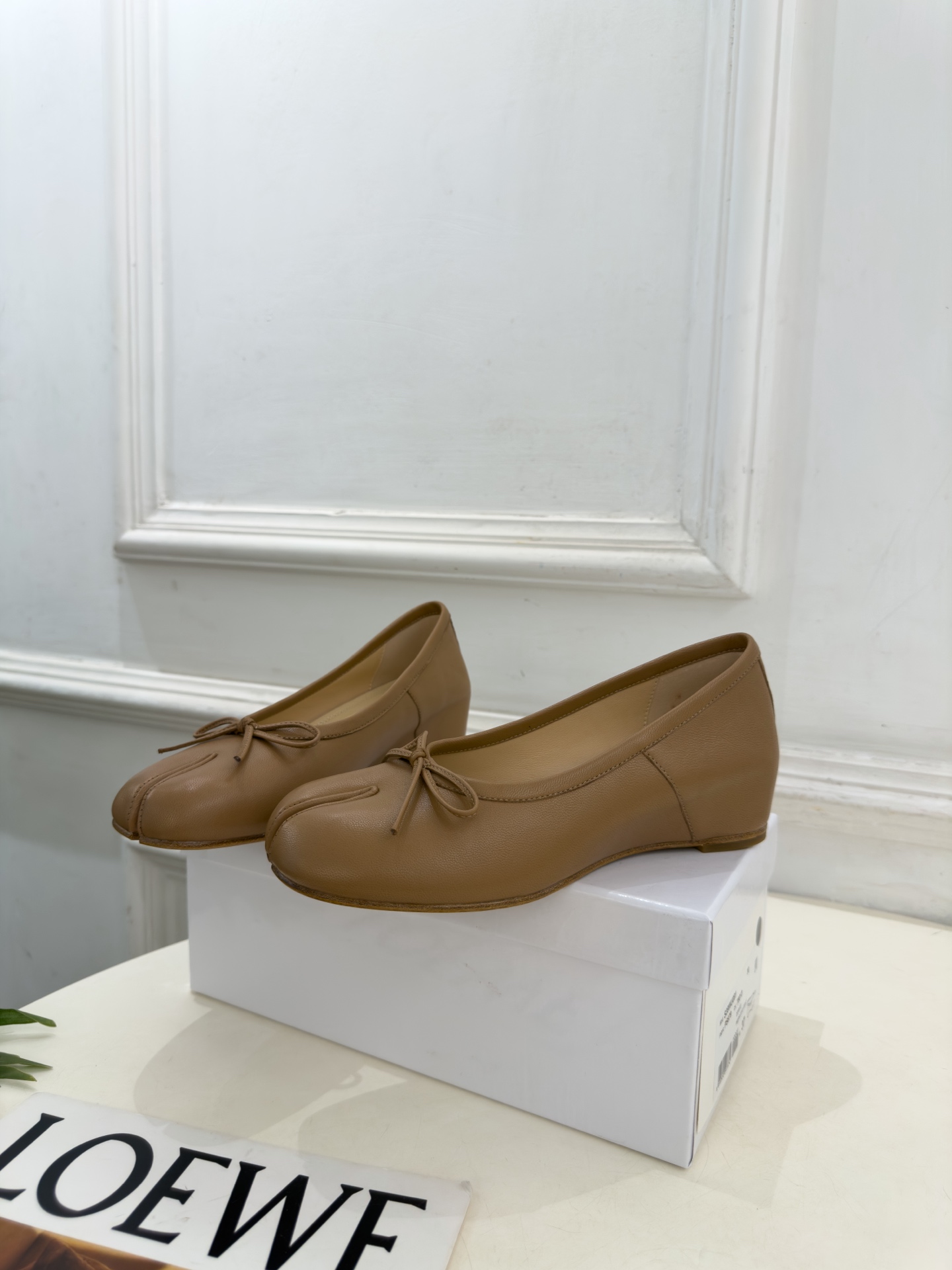Maison Margiela· 马吉拉26𝐬𝐬  2026秋冬新品 MM6分趾蝴蝶结内增高芭蕾鞋———————— MM