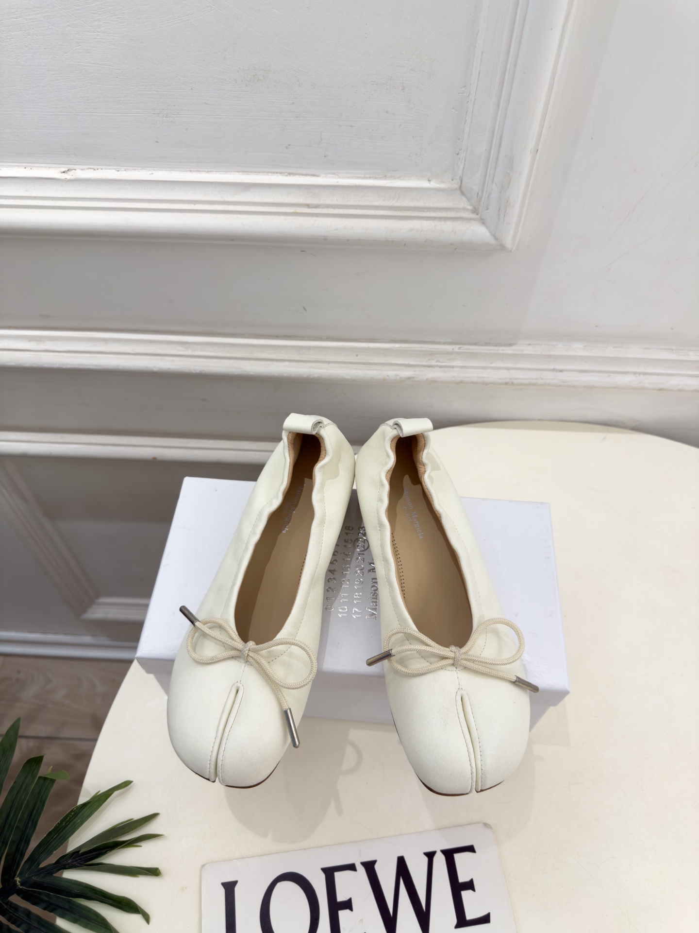 Maison Margiela· 马吉拉26𝐬𝐬  2026秋冬新品 MM6分趾蝴蝶结褶皱内增高芭蕾鞋———————— 