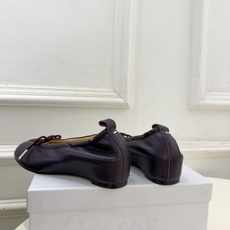Maison Margiela· 马吉拉26𝐬𝐬 2026秋冬新品 MM6分趾蝴蝶结褶皱内增高芭蕾鞋———————— Maison Margiela· 马吉拉26𝐬𝐬 2026秋冬新品 MM6分趾蝴蝶结褶皱内增高芭蕾鞋————————