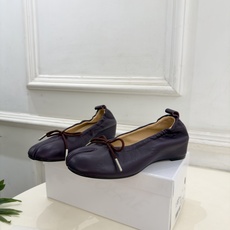 Maison Margiela· 马吉拉26𝐬𝐬 2026秋冬新品 MM6分趾蝴蝶结褶皱内增高芭蕾鞋———————— Maison Margiela· 马吉拉26𝐬𝐬 2026秋冬新品 MM6分趾蝴蝶结褶皱内增高芭蕾鞋————————
