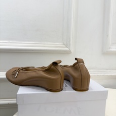 Maison Margiela· 马吉拉26𝐬𝐬 2026秋冬新品 MM6分趾蝴蝶结褶皱内增高芭蕾鞋———————— Maison Margiela· 马吉拉26𝐬𝐬 2026秋冬新品 MM6分趾蝴蝶结褶皱内增高芭蕾鞋————————