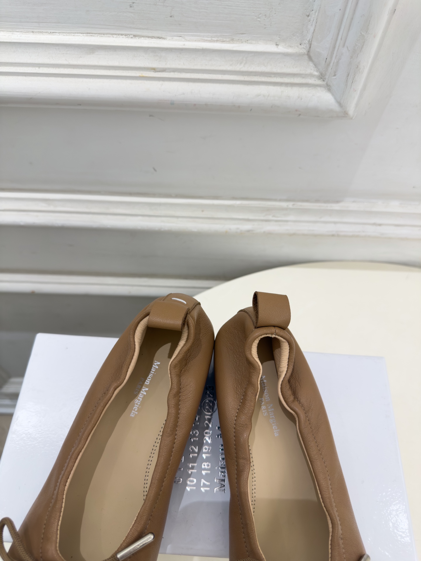 Maison Margiela· 马吉拉26𝐬𝐬 2026秋冬新品 MM6分趾蝴蝶结褶皱内增高芭蕾鞋———————— Maison Margiela· 马吉拉26𝐬𝐬 2026秋冬新品 MM6分趾蝴蝶结褶皱内增高芭蕾鞋————————