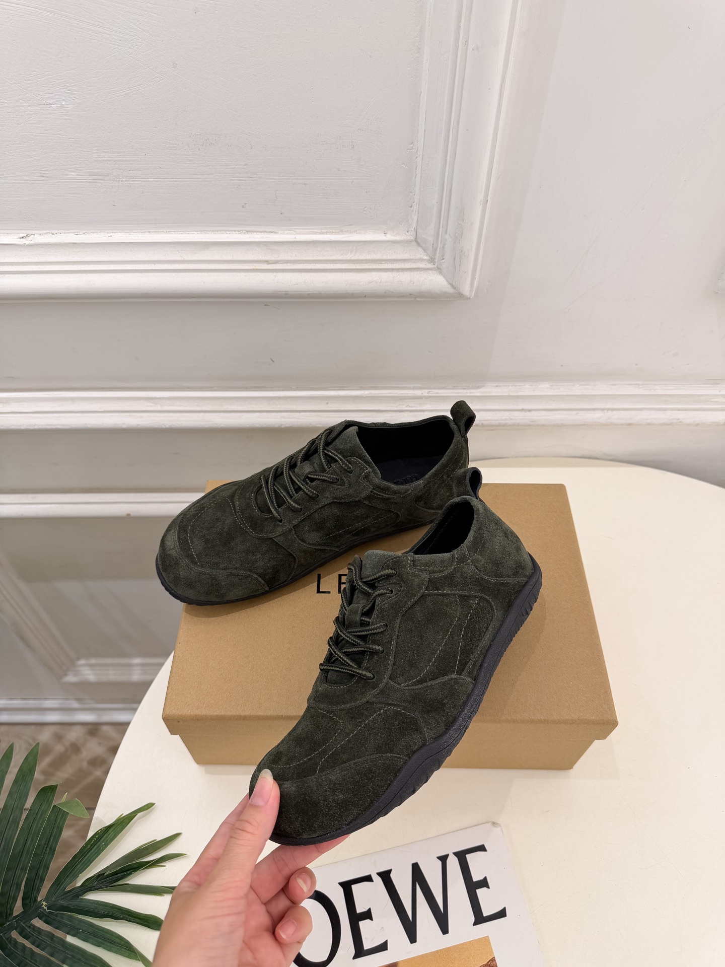LEMAIRE  2026秋冬新品 极简复古系带休闲鞋 ————————— 作为这两年最受欢迎的设计师牌，设计简单、细节