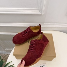 LEMAIRE 2026秋冬新品 极简复古系带休闲鞋 ————————— 作为这两年最受欢迎的设计师牌,设计简单、细节 LEMAIRE 2026秋冬新品 极简复古系带休闲鞋 ————————— 作为这两年最受欢迎的设计师牌,设计简单、细节