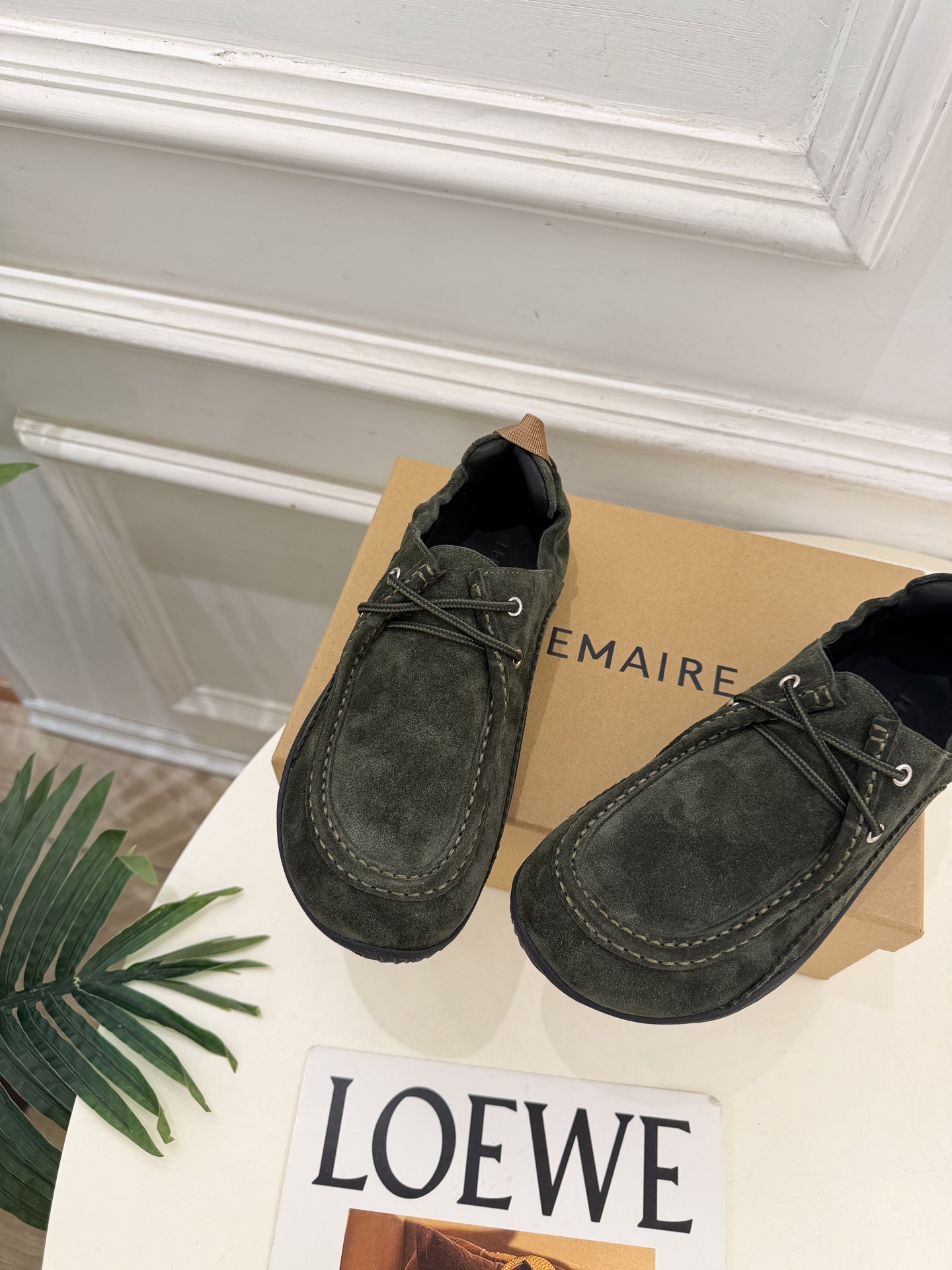 LEMAIRE 2026秋冬新品 极简复古系带乐福休闲鞋 ————————— 作为这两年最受欢迎的设计师牌,设计简单、 LEMAIRE 2026秋冬新品 极简复古系带乐福休闲鞋 ————————— 作为这两年最受欢迎的设计师牌,设计简单、