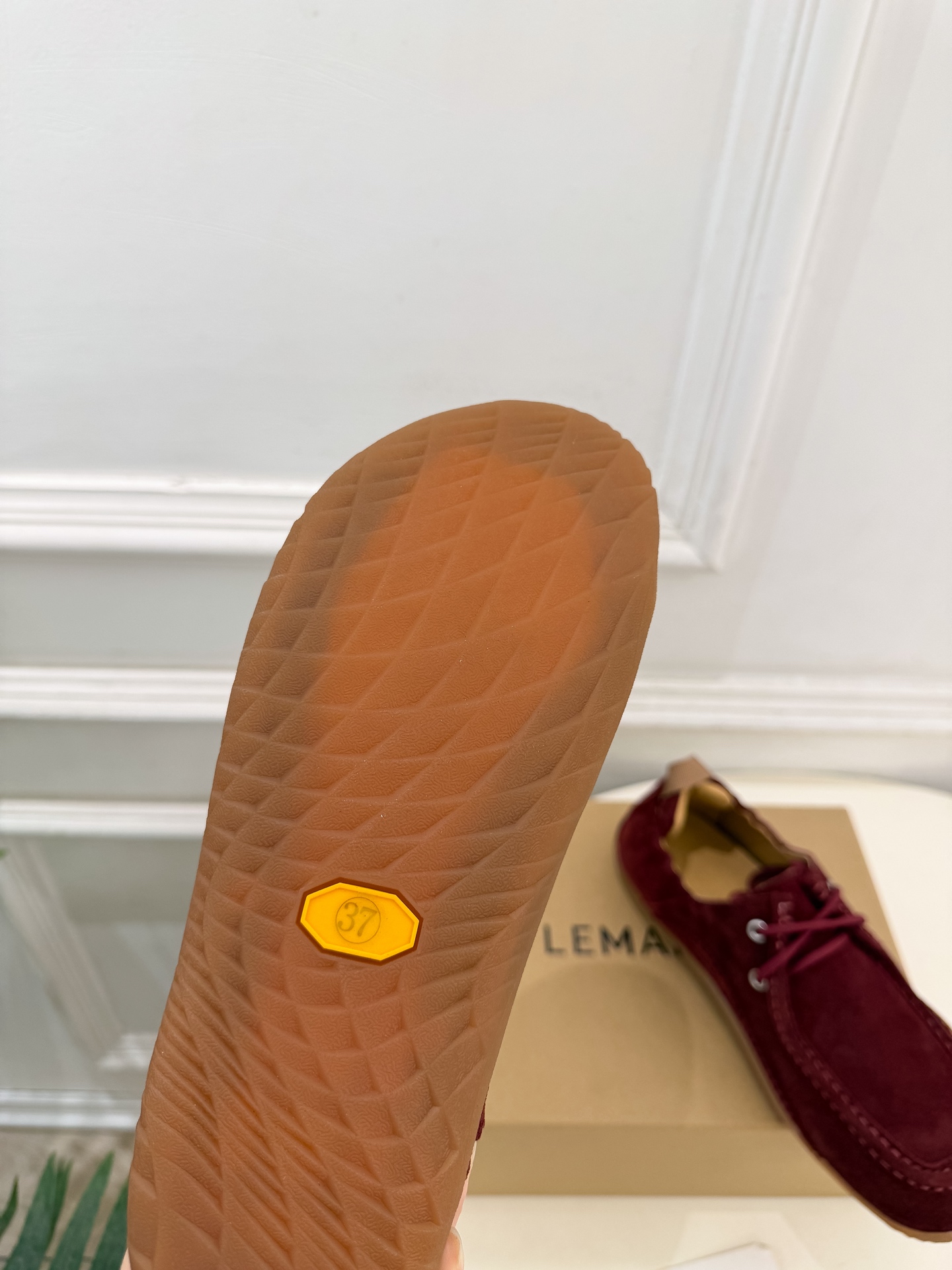 LEMAIRE 2026秋冬新品 极简复古系带乐福休闲鞋 ————————— 作为这两年最受欢迎的设计师牌,设计简单、 LEMAIRE 2026秋冬新品 极简复古系带乐福休闲鞋 ————————— 作为这两年最受欢迎的设计师牌,设计简单、