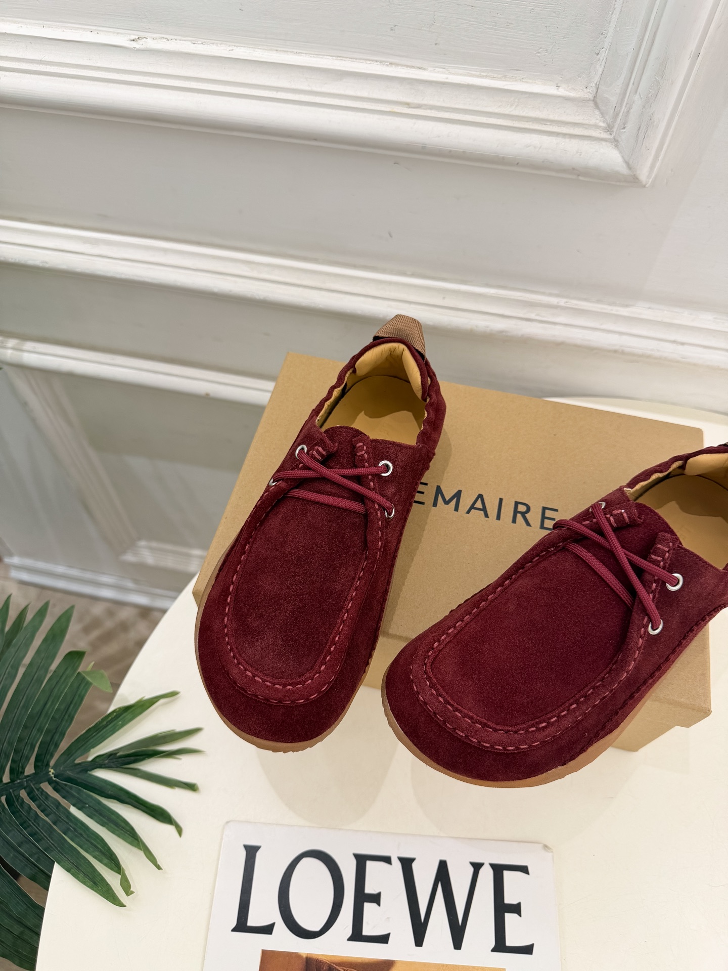 LEMAIRE 2026秋冬新品 极简复古系带乐福休闲鞋 ————————— 作为这两年最受欢迎的设计师牌,设计简单、 LEMAIRE 2026秋冬新品 极简复古系带乐福休闲鞋 ————————— 作为这两年最受欢迎的设计师牌,设计简单、