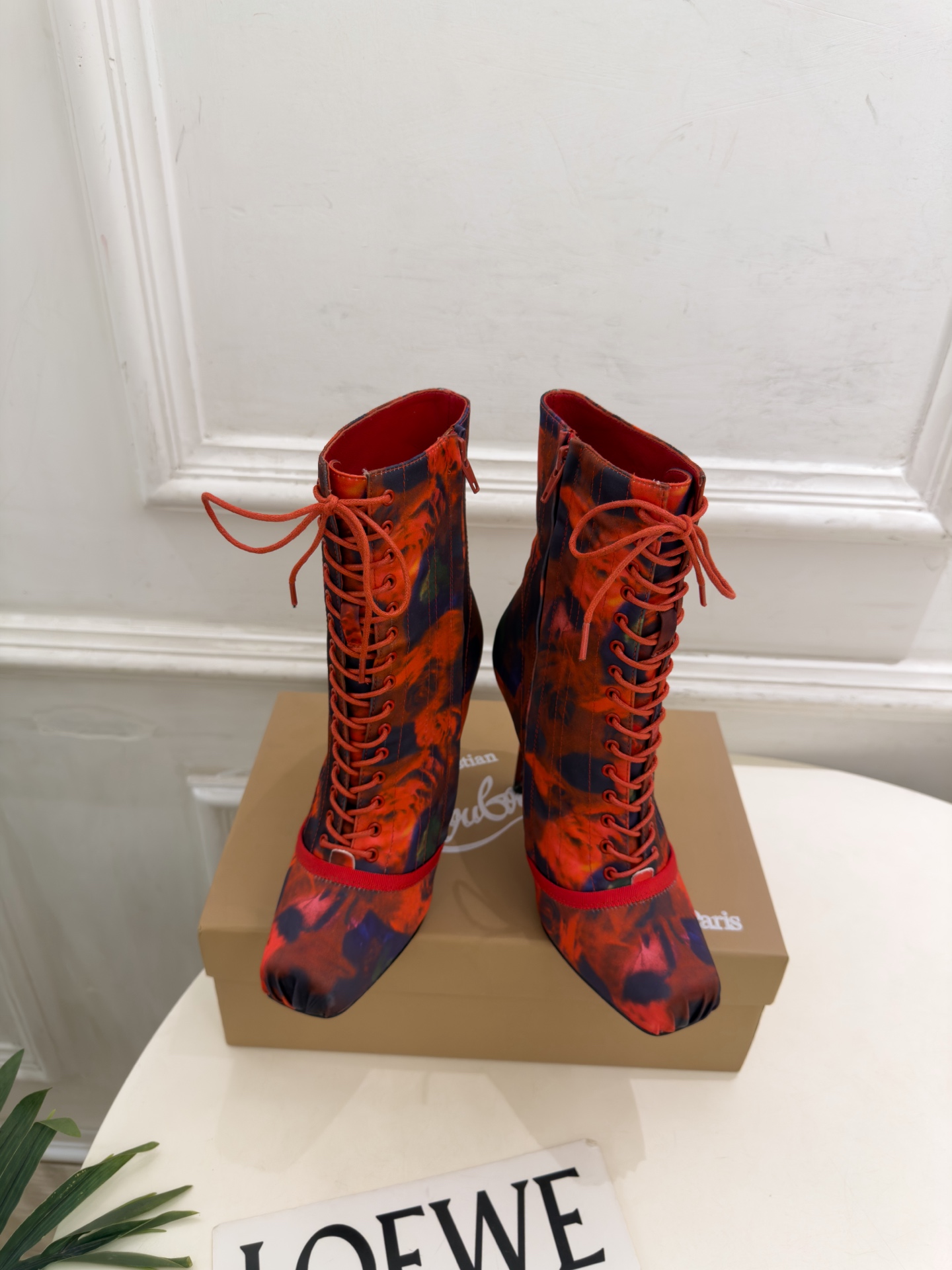 Christian Louboutin路铂廷 26ss ✨ 2026秋冬新品 CL真丝猪鼻子绑带高跟短靴 红底鞋系列，顶