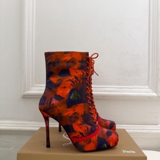 Christian Louboutin路铂廷 26ss ✨ 2026秋冬新品 CL真丝猪鼻子绑带高跟短靴 红底鞋系列,顶 Christian Louboutin路铂廷 26ss ✨ 2026秋冬新品 CL真丝猪鼻子绑带高跟短靴 红底鞋系列,顶