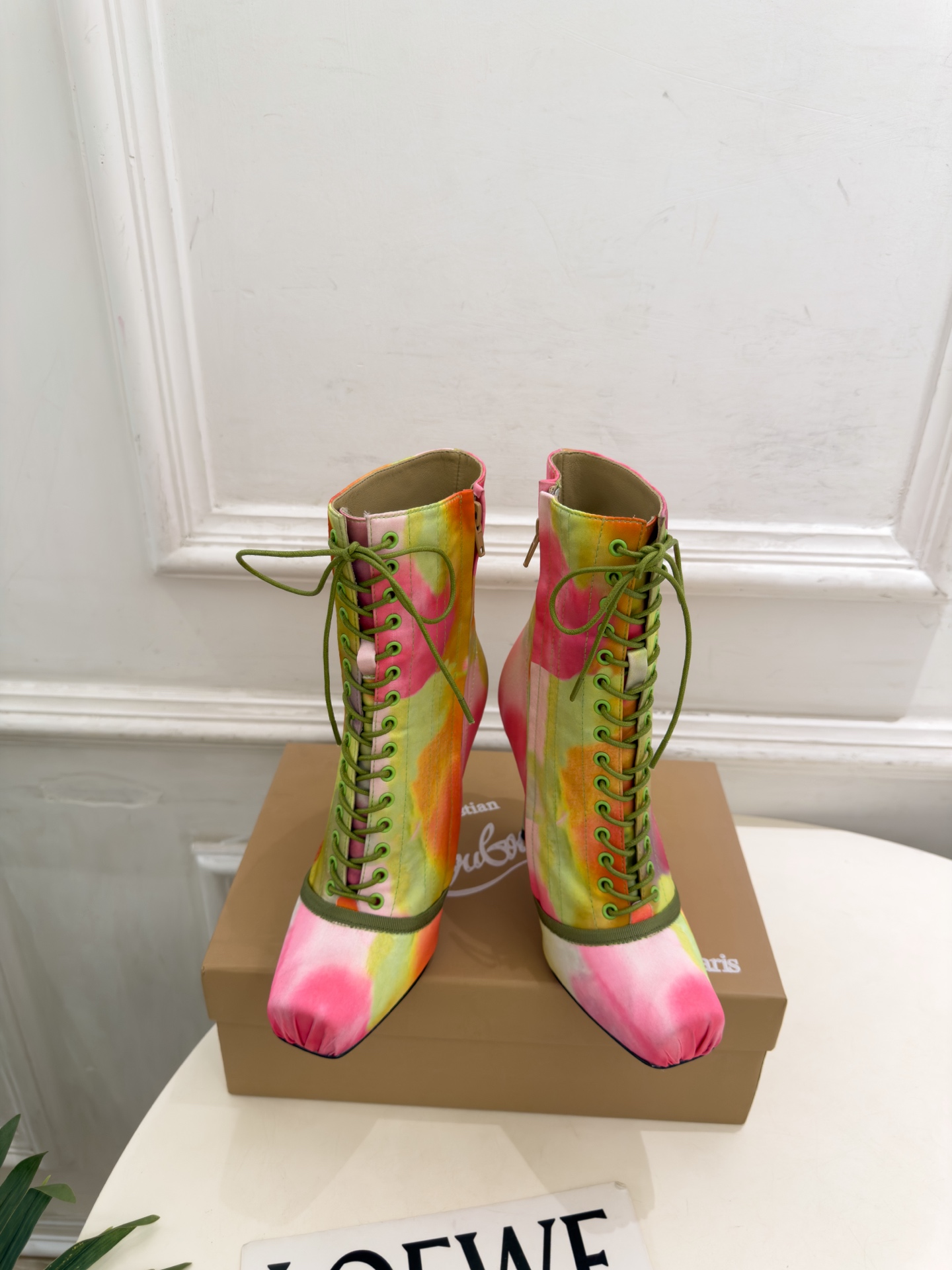 Christian Louboutin路铂廷 26ss ✨ 2026秋冬新品 CL真丝猪鼻子绑带高跟短靴 红底鞋系列，顶