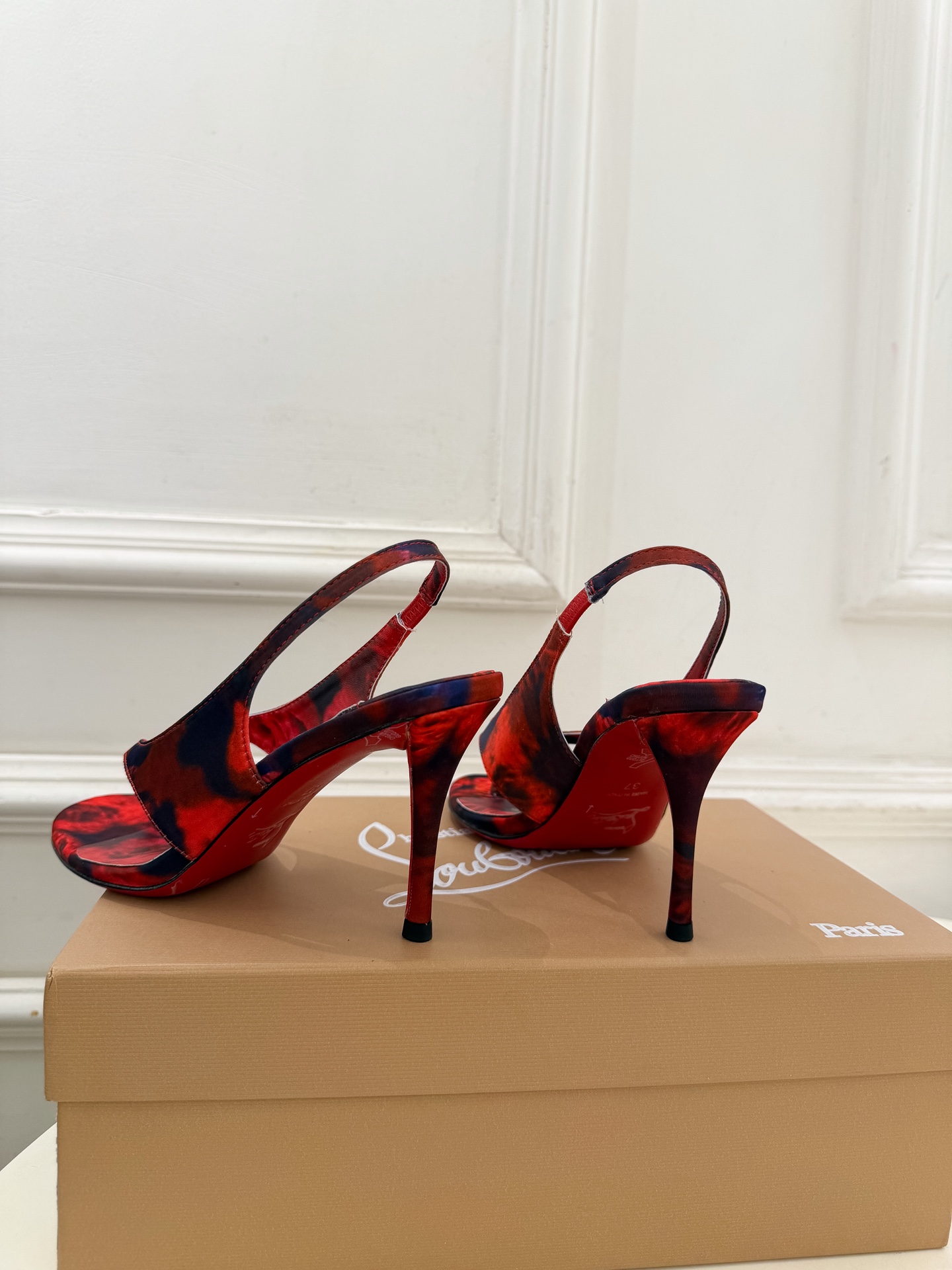 Christian Louboutin路铂廷 26ss ✨ 2026新品 CL极简夹脚高跟凉鞋 红底鞋系列,顶级硬货上新 Christian Louboutin路铂廷 26ss ✨ 2026新品 CL极简夹脚高跟凉鞋 红底鞋系列,顶级硬货上新