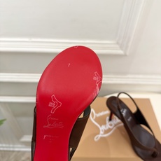 Christian Louboutin路铂廷 26ss ✨ 2026新品 CL极简夹脚高跟凉鞋 红底鞋系列,顶级硬货上新 Christian Louboutin路铂廷 26ss ✨ 2026新品 CL极简夹脚高跟凉鞋 红底鞋系列,顶级硬货上新